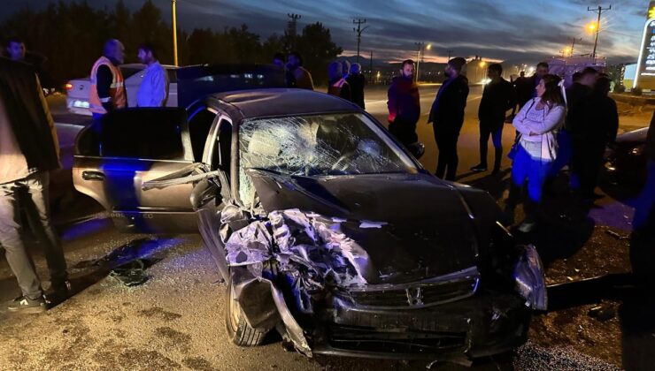 Elazığ’da iki otomobilin çarpıştığı kazada 5 kişi yaralandı