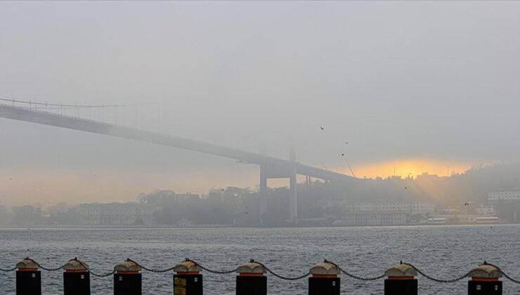 İstanbul Boğazı’nda sis nedeniyle gemi geçişleri çift yönlü askıya alındı