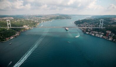 İstanbul Boğazı gemi geçişlerine açıldı