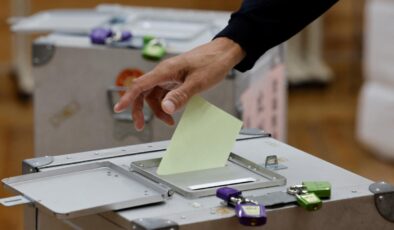 Japonya’da halk erken genel seçim için sandık başına gitti