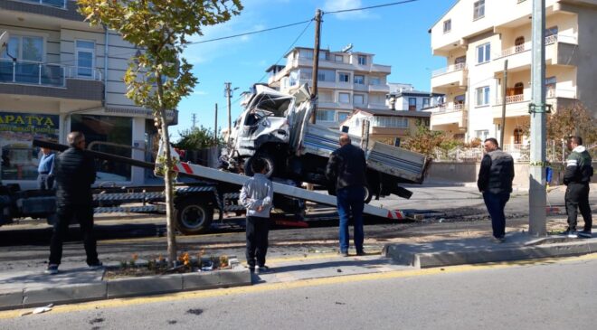 Kayseri’de freni patlayan kamyon otomobille çarpıştı: 1 ölü