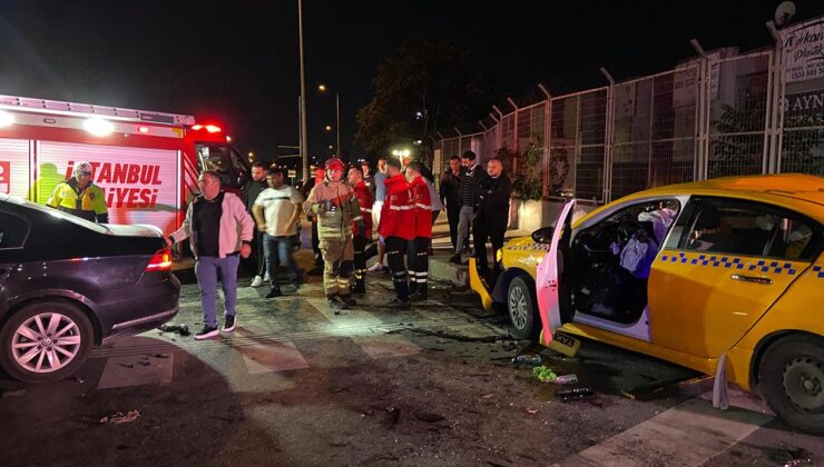 İstanbul’da taksi ile otomobil çarpıştı: 10 yaralı