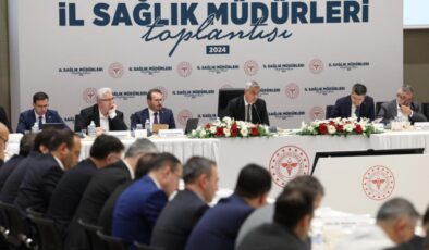 Bakan Memişoğlu, il sağlık müdürleri ile toplantıda bir araya geldi