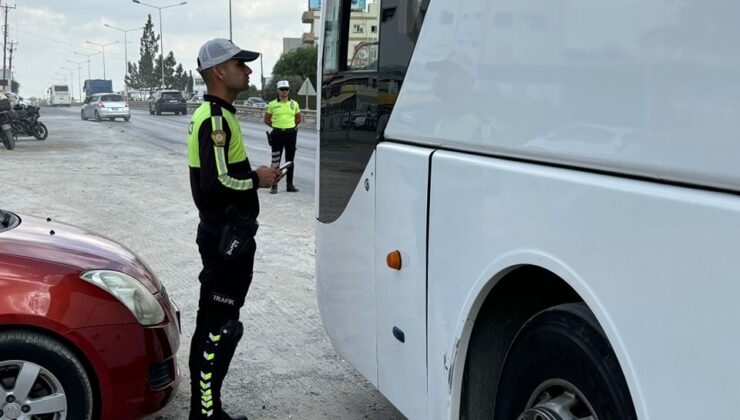 Polisin, kamu işletme izinli araçlara yönelik denetimleri sürüyor