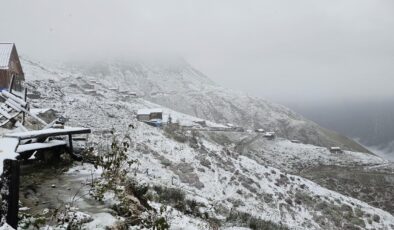 Türkiye’ye mevsimin ilk karı düştü