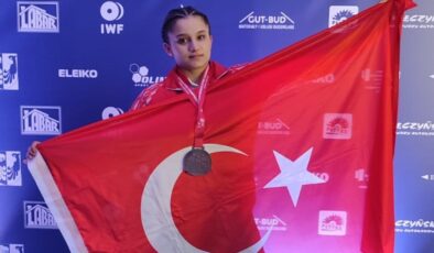 Medine Saime Balaban Avrupa Halter Şampiyonası’nda bronz madalya kazandı