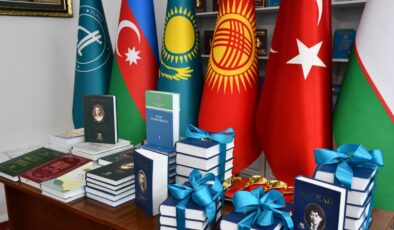 Türk Akademisi Türk birliğini savunan Kazak yazarların eserlerini yayımladı