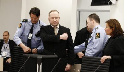 Norveç’te 2011’de toplu katliam yapan Breivik yeniden şartlı tahliye talep etti