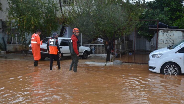 Antalya’da sağanak etkili oluyor: Mahsur kalan 403 kişi kurtarıldı