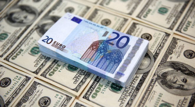 Euro 36,9, sterlin 44,40, dolar ise 34,35 liradan işlem görüyor