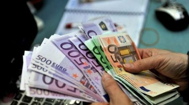 Euro 36,20, sterlin 43,50, dolar ise 34,60 liradan işlem görüyor