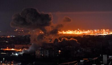 İsrail, Beyrut’un güneyine havadan saldırıyor