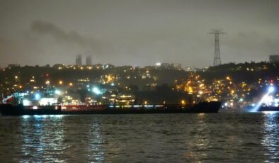 İstanbul Boğazı’nda gemi trafiği çift yönlü açıldı