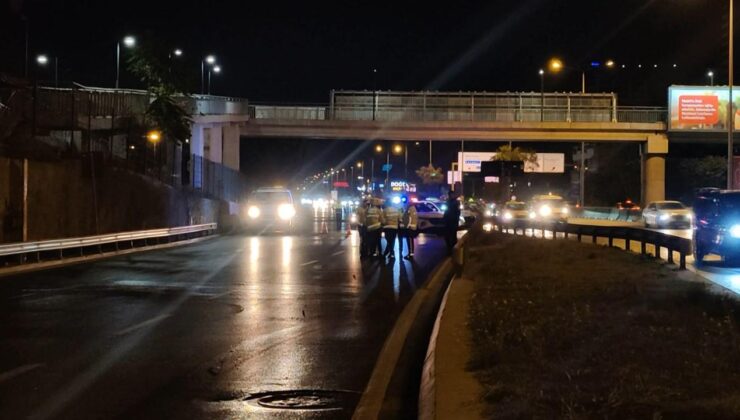 Maltepe'de otomobil otobüs durağına çarptı: 4 yaralı