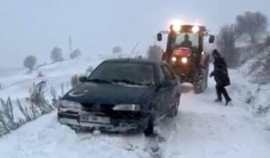 Ardahan’da kar nedeniyle mahsur kalanların yardımına ekipler yetişti