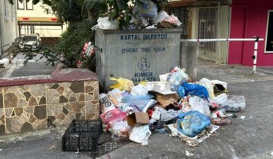 Kartal’da işçiler greve gitti, sokaklarda çöp birikti