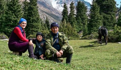 Tanrı Dağları’nda bir Türk aile