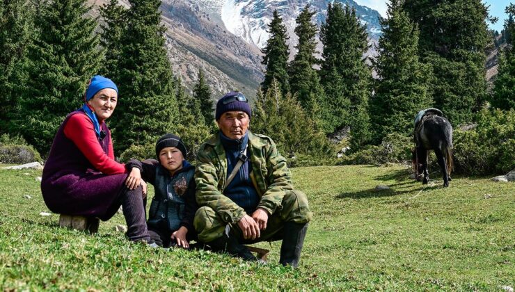 Tanrı Dağları’nda bir Türk aile