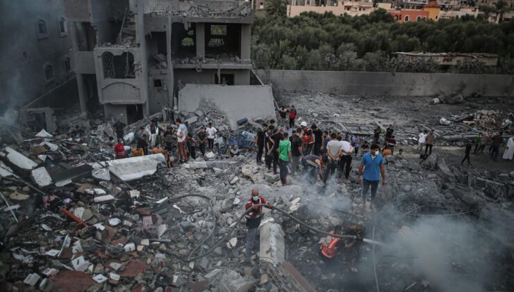 Katil İsrail yine mülteci kampını ve hastaneyi hedef aldı: 9 ölü