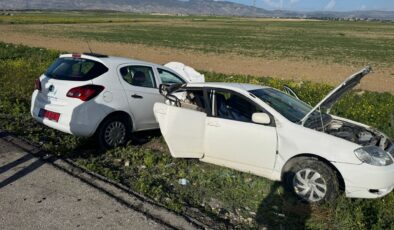 Lefkoşa-Gazimağusa anayolunda trafik kazası.. 2 yaralı