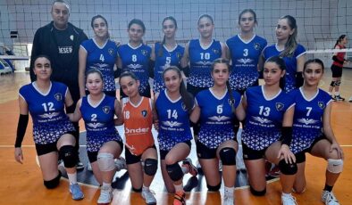 Voleybol U 18 ve U 14 maçları oynandı