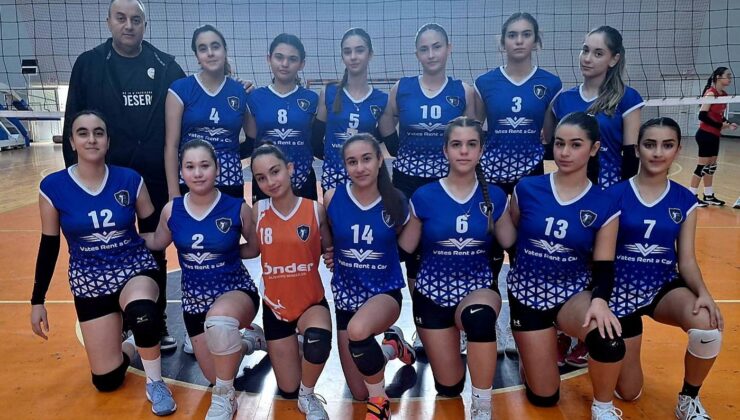 Voleybol U 18 ve U 14 maçları oynandı