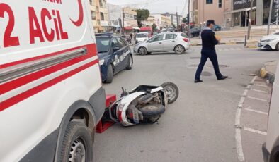 Lefkoşa’da ambulans ile motosiklet çarpıştı, motosiklet sürücüsü yaralandı