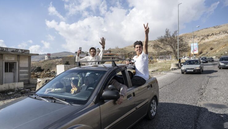 Lübnan’daki Suriyeliler ülkelerine dönmek için yollara düştü