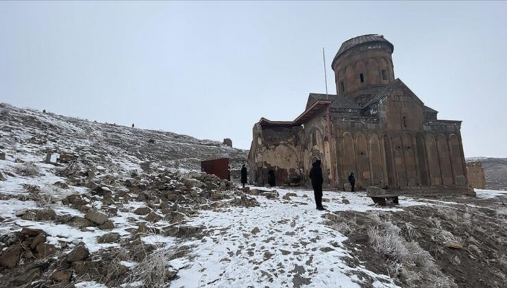 Kars’taki Ani Ören Yeri, ziyaretçilerini kış güzelliğiyle ağırlıyor