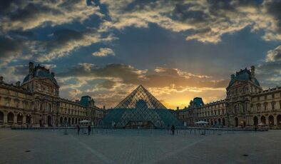 Paris’in ünlü Louvre Müzesi yenilenme sürecine girecek