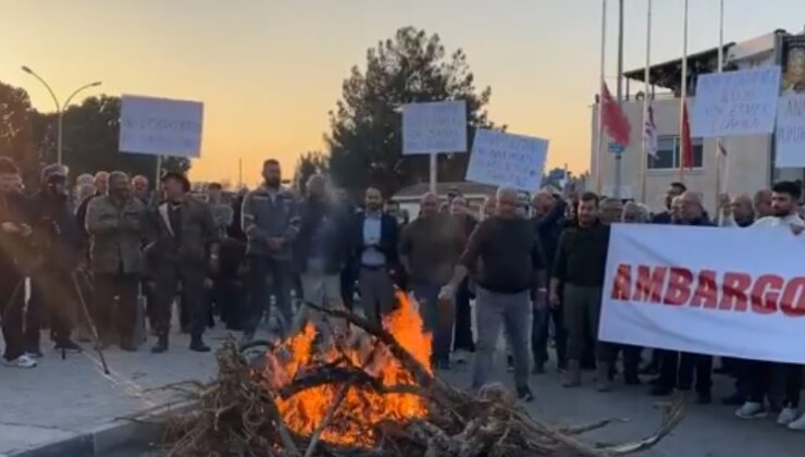 Narenciye üreticileri, Güzelyurt Terminali önünde eylem yaptı