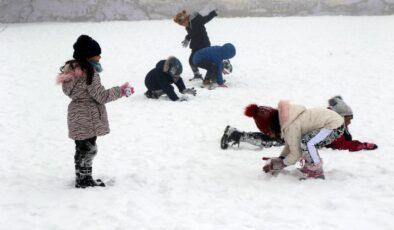 Kırklareli’nin Kofçaz ilçesinde taşımalı eğitime bir gün ara verildi