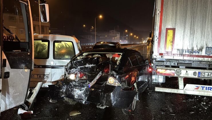 Samsun’da zincirleme kazaya 8 araç karıştı