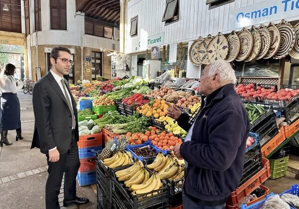 Büyükelçi Serim, esnaf ve vatandaşlarla buluştu