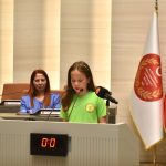 Genel Kurul koltuklarına bu kez çocuklar oturdu… Temsili Meclis, “Çocuk Hakları” gündemiyle toplandı