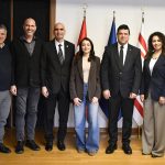 Ödüllü gazeteci DAÜ Mezunu Alaqad, öğrencilerle buluştu